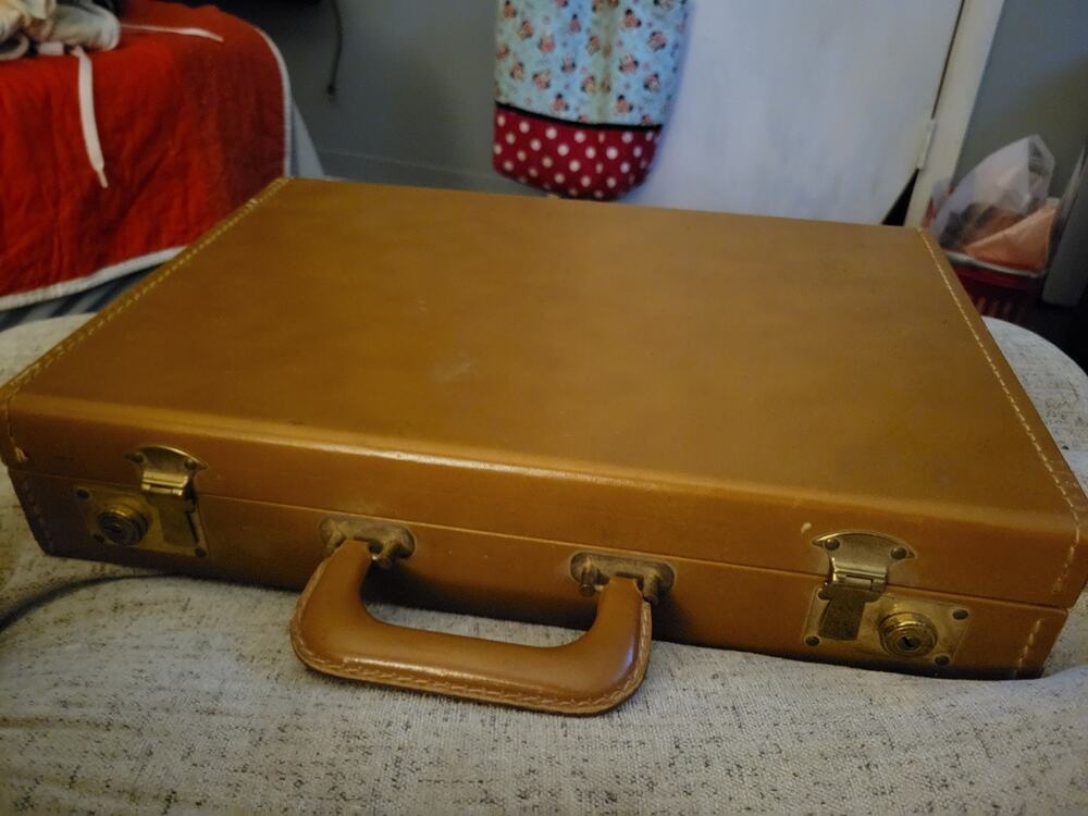 Vintage Retro Presto Suitcase Brown / Tan With Keys